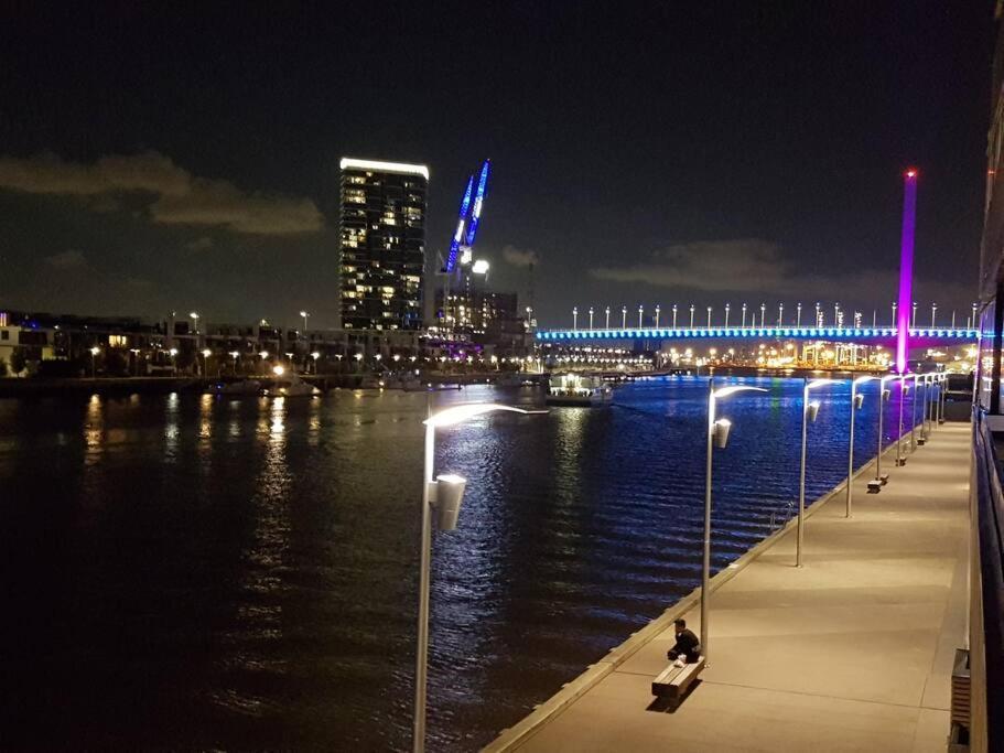 Melbourne Docklands Riverside Views المظهر الخارجي الصورة